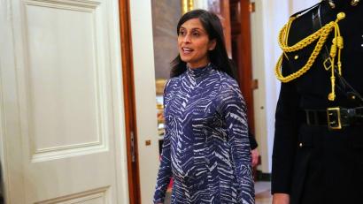 Bild: Julia Demaree Nikhinson/AP/dpa
Im Januar machte das Ehepaar Vance die Schwangerschaft der Second Lady öffentlich - nun hat sie ihren Sohn geboren. (Archivbild)