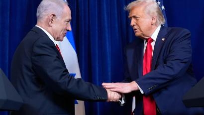 Bild: Alex Brandon/AP/dpa
Donald Trump stellt sich dem Szenario einer Festnahme Netajahus in den USA strikt entgegen. (Archivbild)
