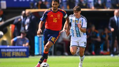 Bild: Tom Weller/dpa
Rodri wurde als bester Spieler der Fußball-WM ausgezeichnet.