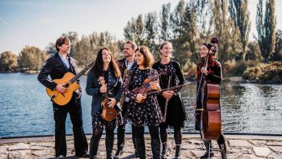 Bild: Stefanie Khalil
Die Band Lawaschkiri bringt Powerfolk aus ganz Europa.