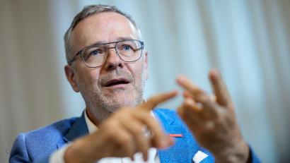 Bild: Michael Kappeler/dpa
Handwerkspräsident: Die viel zu hohen Lohnzusatzkosten müssen runter.