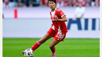 Bild: Sven Hoppe/dpa
Geschmeidig am Ball: Momoko Tanikawa. (Archivbild)
