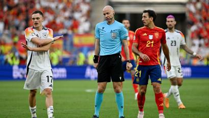 Bild: Marijan Murat/dpa
Kein Handspiel: Anthony Taylor traf die folgenschwere Entscheidung bei der EM 2024. (Archivfoto)