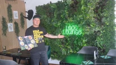 Bild: Ernst Frischholz
Josef Hyka setzt ab dem 1. August in der "Loco Lounge" in Bechtsrieth auf Altbewährtes und Neues.
