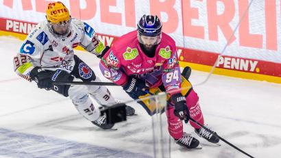 Bild: Andreas Gora/dpa
Nicolas Appendino (l) spielt künftig in Ingolstadt. (Archivbild)