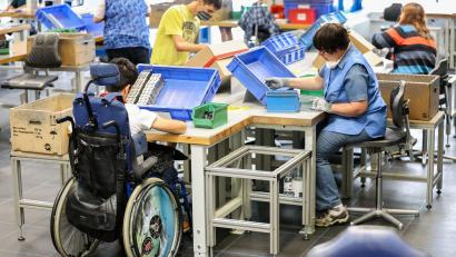 Bild: Jan Woitas/dpa-Zentralbild/dpa
Die Zahl der schwerbehinderten Beschäftigten ist im Jahr 2024 in Deutschland erneut gestiegen (Archivbild).