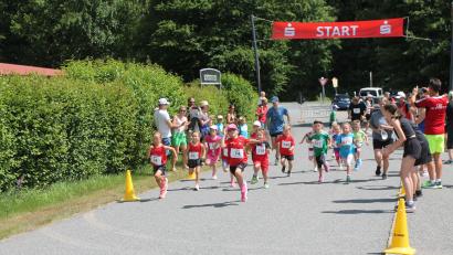 Archivbild: Josef Pilfusek
Auch die Jüngsten werden beim 31. Pleysteiner Stadtlauf wieder mit Begeisterung an den Start gehen.