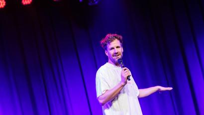 Bild: Matthias Balk/dpa
Mockridge hat seit März eine neue Show bei YouTube. (Archivbild)