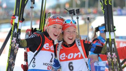 Bild: picture alliance / dpa
Sie verband eine enge Freundschaft: Maren Hammerschmidt (l) und Laura Dahlmeier. (Archivbild)
