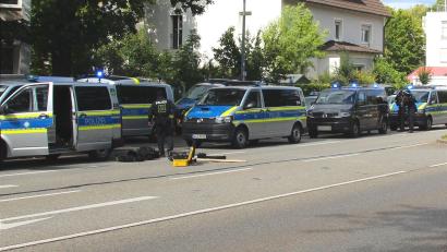 Bild: Moller-Schuh/Vifogra MEDIA/dpa
In der Bankfiliale ist ein Mensch lebensbedrohlich verletzt worden.