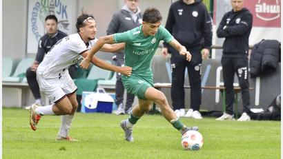 Archivbild: Hubert Ziegler
Jonas Schwindl (rechts) fehlt der DJK Gebenbach im Heimspiel gegen den FC Ingolstadt II rotgesperrt.