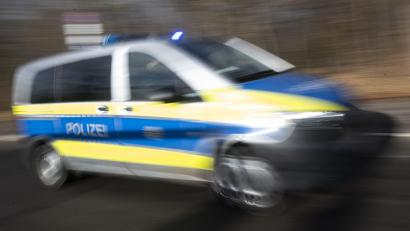 Symbolbild: Marijan Murat/dpa
Nach dem Großeinsatz der Polizei bei einer Firma im Landkreis Tirschenreuth kommen weitere Informationen an die Öffentlichkeit.