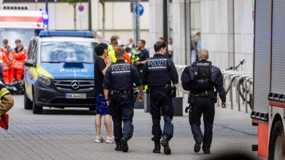 Bild: Christoph Schmidt/dpa
Die Tat ereignete sich in einem großen Einkaufszentrum nahe dem Stuttgarter Hauptbahnhof.