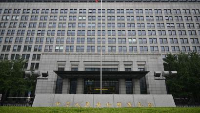 Bild: Johannes Neudecker/dpa
Chinas Handelsministerium hat EU-Firmen wegen eines Sanktionspaketes auf eine Exportkontrollliste gesetzt. (Symbolbild)