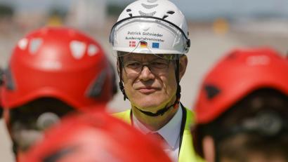 Bild: Frank Molter/dpa
Er ist bald kein Minister mehr: Patrick Schnieder. (Archiv-Foto)
