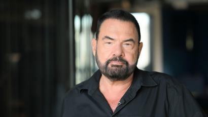 Bild: Jens Kalaene/dpa
Der Sänger hat sich eine Rippe gebrochen. (Archivbild)
