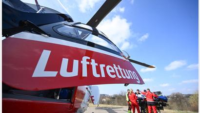 Bild: Bernd Weißbrod/dpa
Das siebenjährige Mädchen wurde mit einem Hubschrauber in eine Klinik geflogen. (Symbolbild)