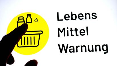 Bild: Sina Schuldt/dpa
Der Hersteller Jütro Tiefkühlkost ruft mehrere Chargen einer Beerenmischung zurück. (Symbolbild)