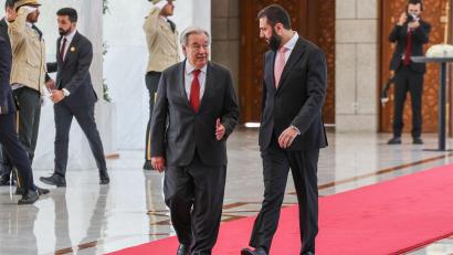 Bild: Mohammed Al Rifai/dpa
Guterres sagte, es sei eine bewusste Entscheidung gewesen, bis zum Sturz des Assad-Regimes nicht nach Syrien zu reisen.