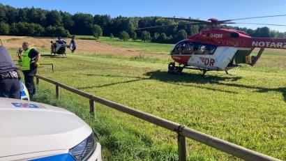 Bild: Bergwacht Nürnberg
Ein Kletterer stürzte bei Hirschbach mehrere Meter in die Tiefe und blieb schwer verletzt liegen. Die Bergwacht forderte Rettungshubschrauber an.