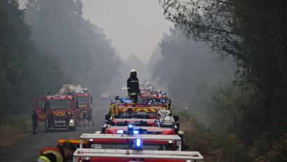 Bild: Emma Da Silva/AP/dpa
Im Südwesten Frankreichs wüten heftige Waldbrände.