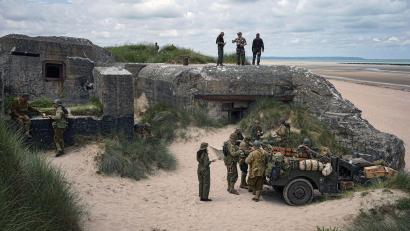 Bild: Laurent Cipriani/AP/dpa
Im Juni 2024 wurde zum 80. Jahrestag die Landung am „Utah Beach“ in der Normandie nachgestellt.