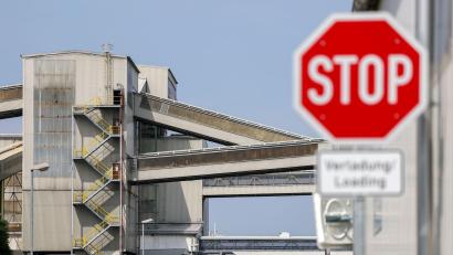 Bild: Jan Woitas/dpa
Einige ostdeutsche Chemieunternehmen erwägen, ihre Investitionen in Deutschland zurückzufahren. (Archivbild)