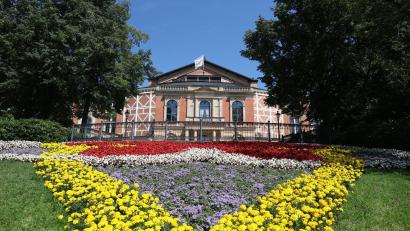 Bild: Karl-Josef Hildenbrand/dpa
Die Bayreuther Festspiele starten mit der 9. Symphonie von Ludwig van Beethoven ins 150. Jubiläum.