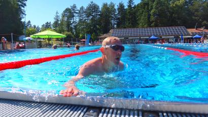 Bild: Helmut Kunz
Das Sportbecken im Schätzlerbad war voll beim 24-Stunden-Schwimmen.