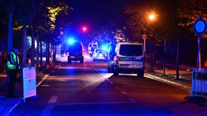 Bild: Fabian Sommer/dpa
Ein Auto fuhr in eine Menschenmenge.