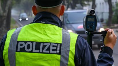 Bild: Patrick Pleul/dpa
Die Polizei kassierte den Führerschein des jungen Autofahrers. (Symbolbild)