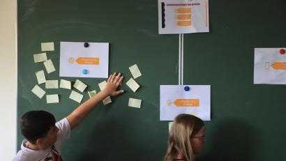Bild: olr
Was ist eigentlich Gewalt? Und was kann ich tun, wenn mir oder jemand anderem Gewalt angetan wird? Bei den "Safe Space Days" an der Mittelschule in Vohenstrauß lernen die Schülerinnen und Schüler zwei Tage lang verschiedene Anlaufstellen aus der Region kennen.