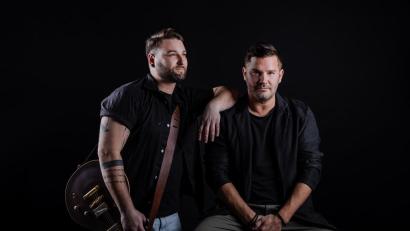 Bild: Felix Bauer/Bruno Bounty Photography
Das Duo Edmund tritt in Schwarzenfeld auf.