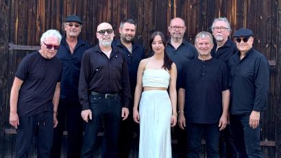 Bild: Andreas Poppel
Die Live-Band Soul Station No 10 spielt zum 10-jährigen Geburtstag des Vespa Clubs Rio Nero am Dorfplatz in Schwarzenbach.