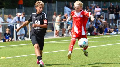 Bild: Gerhard Büttner
Gut mitgehalten: Die U13 der SpVgg SV Weiden (schwarz) belegte beim renommieren Ostbayerncup in Weiden den sechsten Platz.