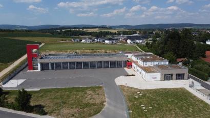 Bild: Feuerwehr Kemnath
Ein wirklich großes "Geburtstagsgeschenk": Zum 160-jährigen Bestehen feiert die Kemnather Feuerwehr vom 24. bis 26. Juli auch die Einweihung ihres neuen Gerätehauses.