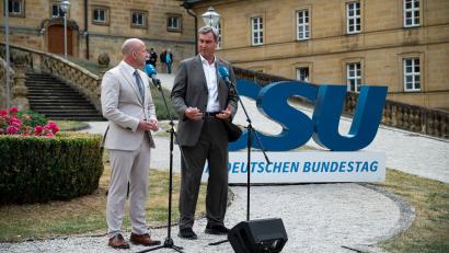 Bild: Daniel Vogl/dpa
Die CSU sieht sich als Stabilitätsanker.