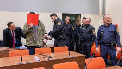 Bild: Peter Kneffel/dpa
Der Prozess wegen des tödlichen Auto-Anschlages auf eine Demonstration neigt sich seinem Ende zu. (Archivbild)