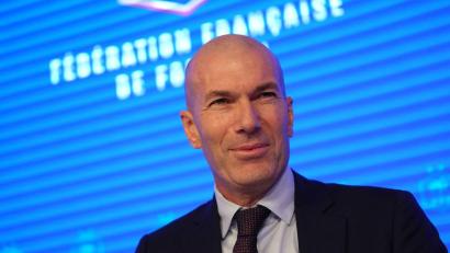 Bild: Aurelien Morissard/AP/dpa
Zinédine Zidane unterschrieb einen Vertrag bis 2030.