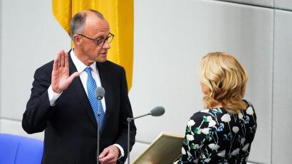 Bild: Michael Kappeler/dpa
Wie der Kanzler müssen auch seine Minister einen Eid mit der Amtsübernahme leisten. (Archivbild)