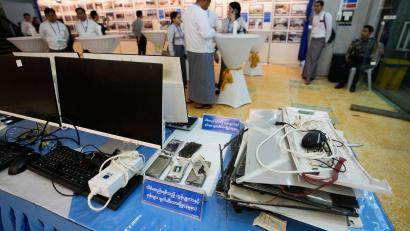 Bild: Thein Zaw/AP/dpa
Migranten werden zu Online-Betrug gezwungen. (Archivbild)