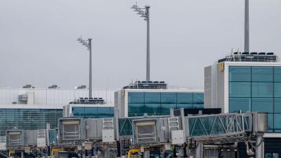 Bild: Peter Kneffel/dpa
Die Vereinigung Cockpit lobt den Flughafen München für seine Sicherheitstechnik.