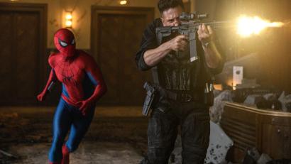 Bild: ---/Sony Pictures/dpa
Tom Holland als Spider-Man und Jon Bernthal als Punisher in einer Szene des Films „Spider-Man: Brand New Day“.