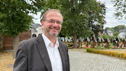 Bild: Gabi Schönberger
Pfarrer Thomas Stohldreier leitet von Schirmitz aus die künftige Pfarreiengemeinschaft Luhe-Pirk-Schirmitz. In Luhe, Oberwildenau und Neudorf bekommt er Unterstützung durch einen Pfarrvikar.