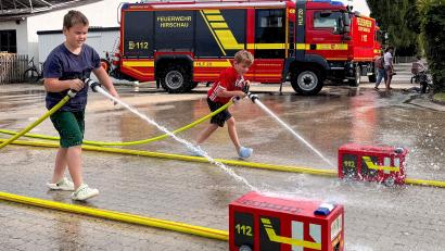 Symbolbild: Werner Schulz
Bei den Kindernachmittagen der Feuerwehren Waldkirch und der Jugendfeuerwehr Georgenberg/Neuenhammer ist viel Spaß geboten. Wie hier auf unserem Symbolbild aus Hirschau.