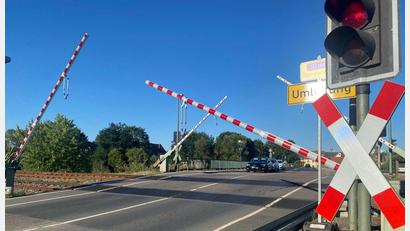 Bild: Wilhelm Amann
Eine notwendige Sanierung des Bahnübergangs in Nabburg hat die Bahn auf einen bisher noch nicht bekannten Zeitpunkt verschoben.
