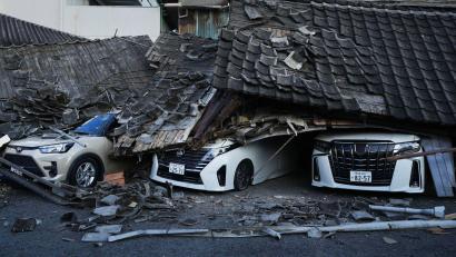 Bild: Hiro Komae/AP/dpa
Nach schwerem Erdbeben in Japan