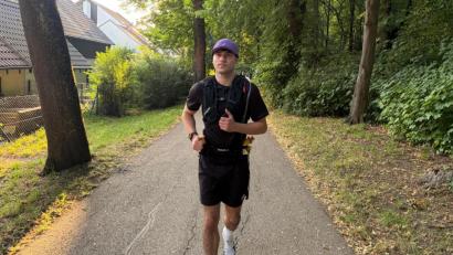 Bild: Florian Lange
Sebastian Wölfl beim Trainieren: Am 22. Juli will er von Tirschenreuth aus in Richtung Berlin starten - zu Fuß. Eintreffen möchte er dort am 25. Juli.