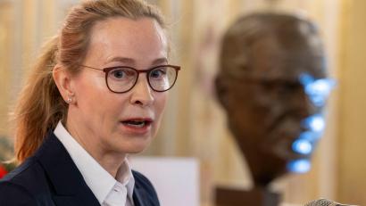 Bild: Helmut Fricke/dpa
Frauke Brosius-Gersdorf ist Professorin an der Universität Potsdam. (Archivbild)