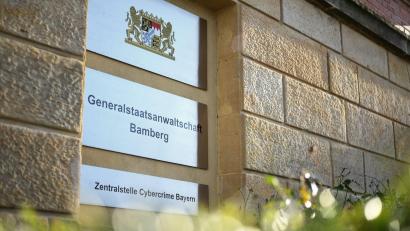 Bild: Nicolas Armer/dpa
Die Verdächtigen sollen gefälschte Inserate auf die Onlineplattformen von seriösen Händlern gestellt haben. (Symbolbild)
